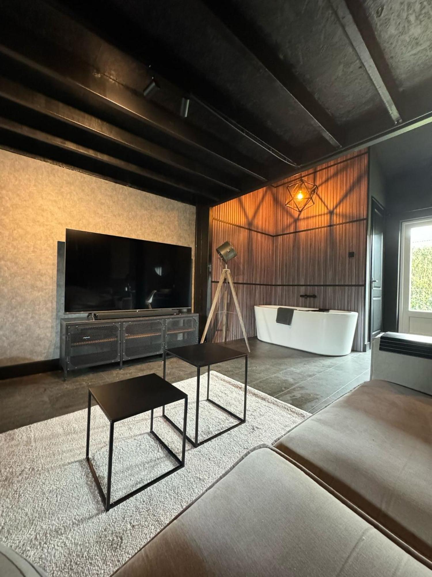 Luxury Loft Apartment Velddriel Exterior photo